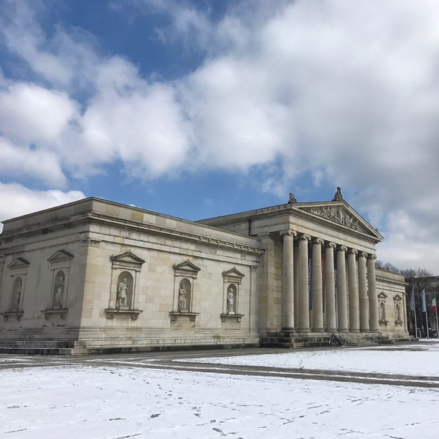 In winter and summer, Königsplatz is a must-see on a sightseeing tour in Munich